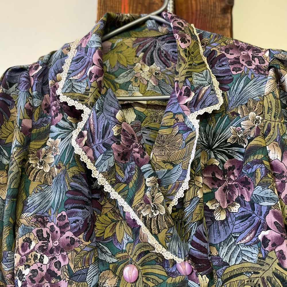 Floral Ruffle Women's Top - Picture 2 of 6